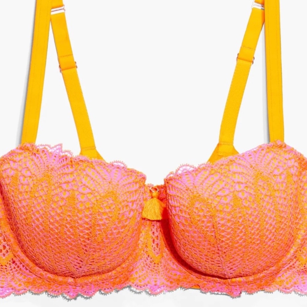 SAVAGE FENTY by Rihanna Stranded In Lace Crochet Balconette Bra Orange Cream‎